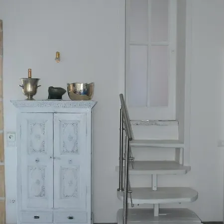 Charming House 4*