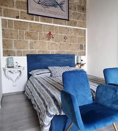 Charming House Bed & Breakfast 4*