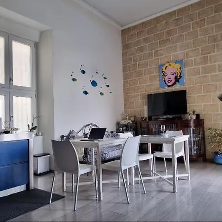 Bed & Breakfast Charming House 4*