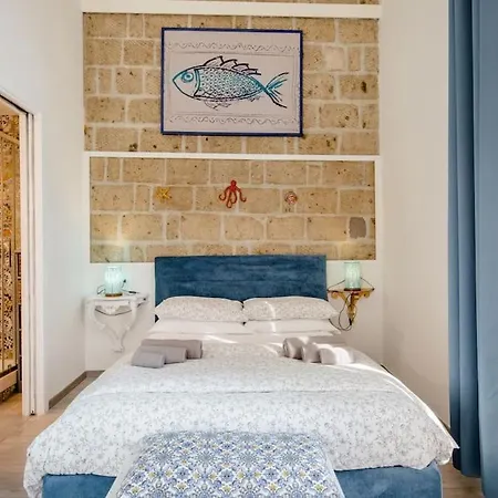 Charming House Bed & Breakfast