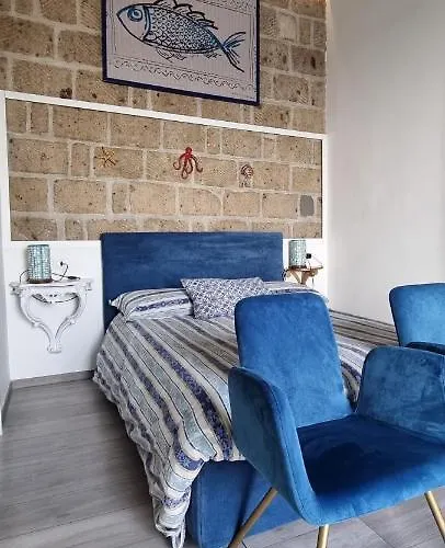 Charming House Bed & Breakfast 4*