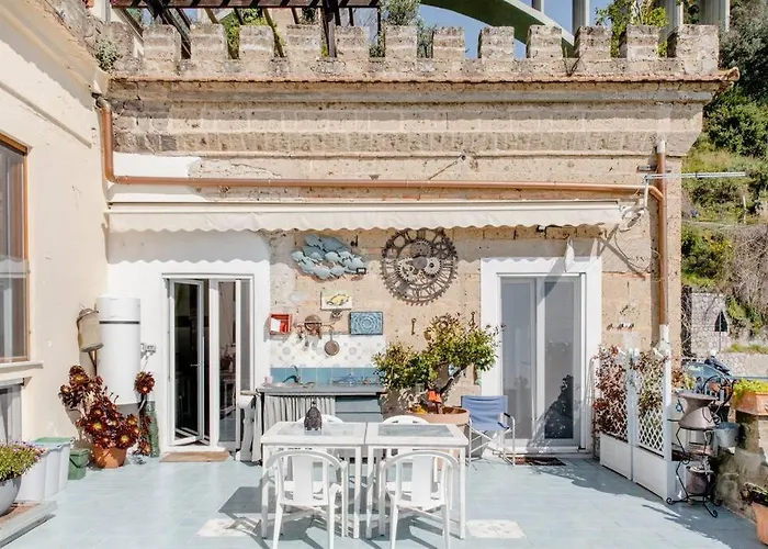 Charming House Bed & Breakfast Salerno