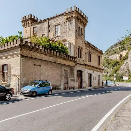 Charming House * Salerno